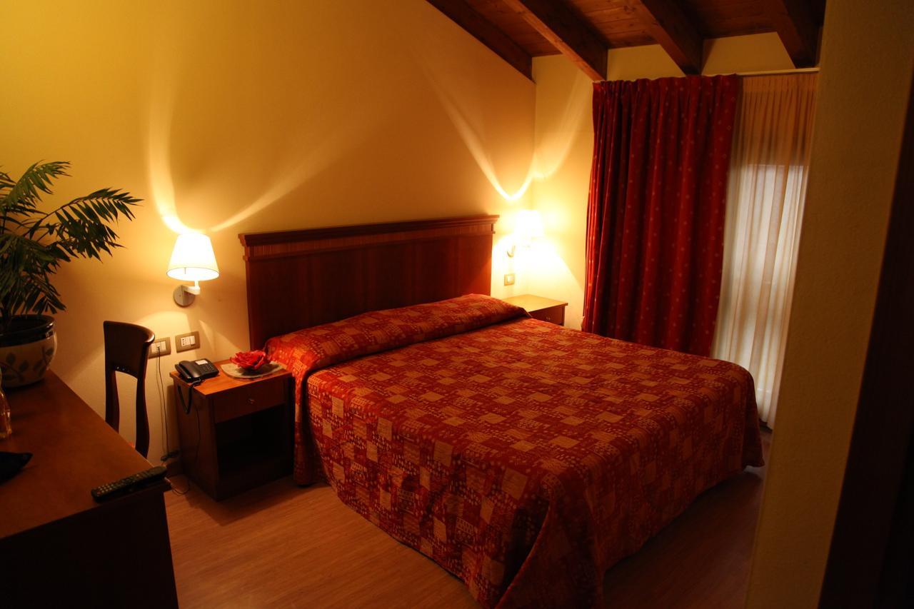 Hotel Il Borghetto Bariano Exterior photo