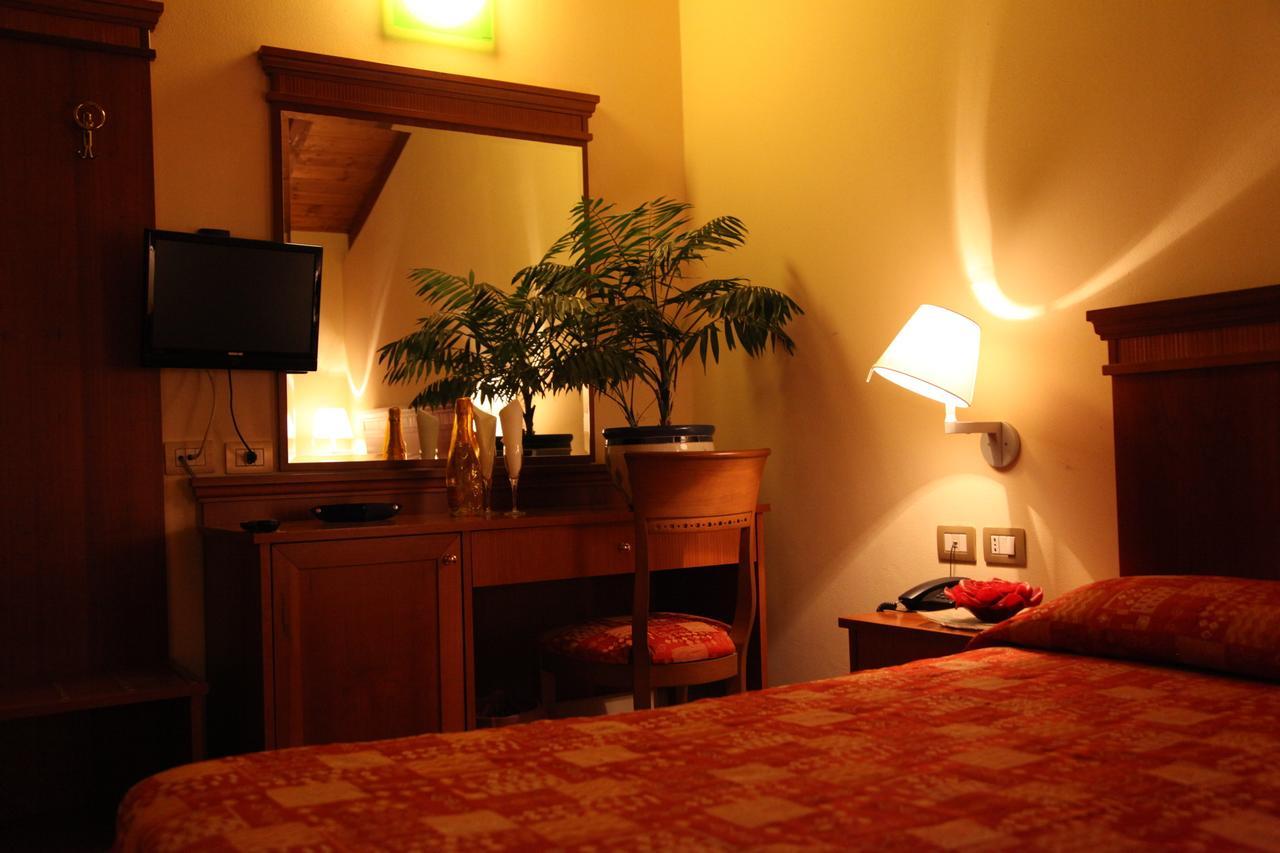 Hotel Il Borghetto Bariano Exterior photo
